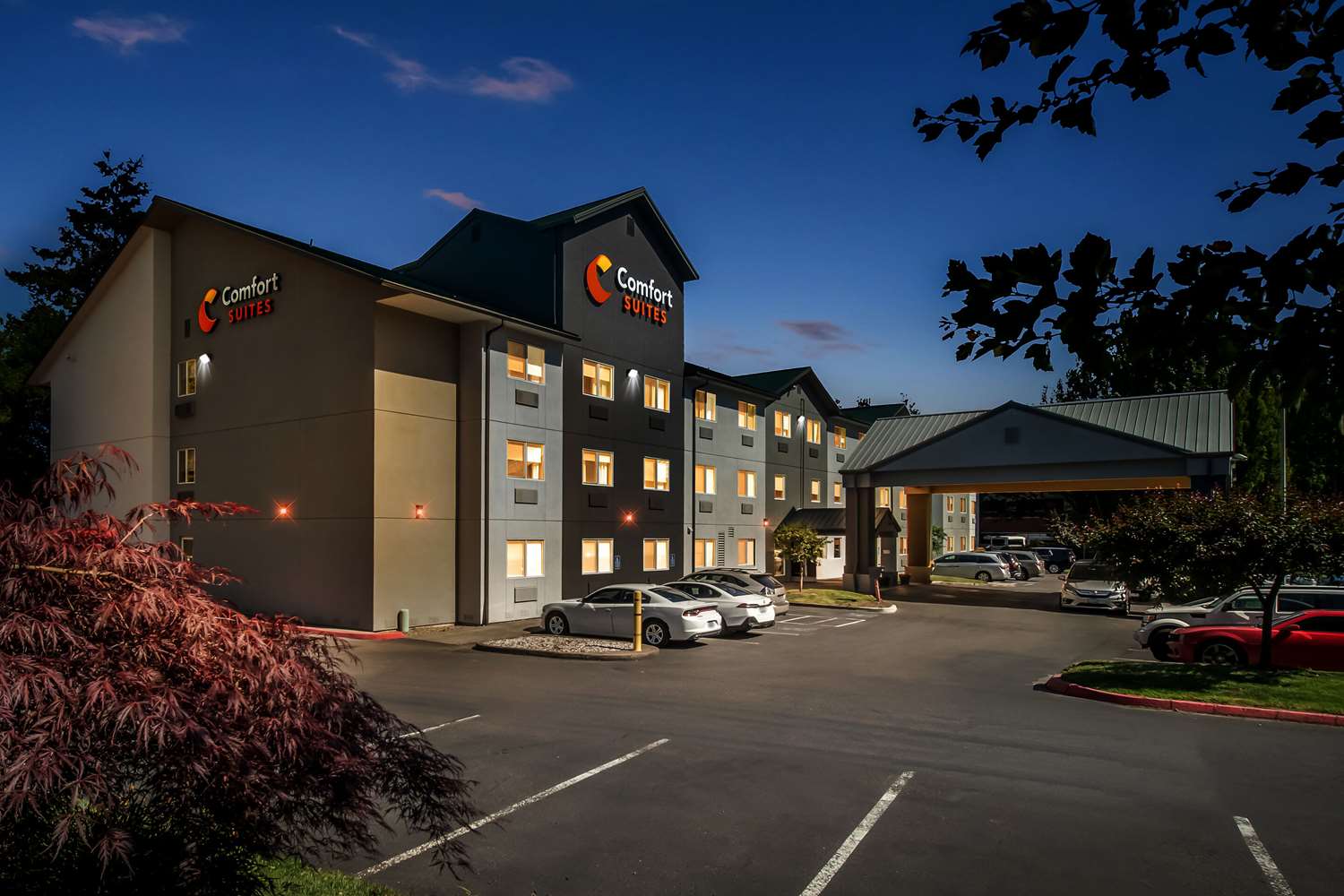 Фото Comfort Suites Portland Airport