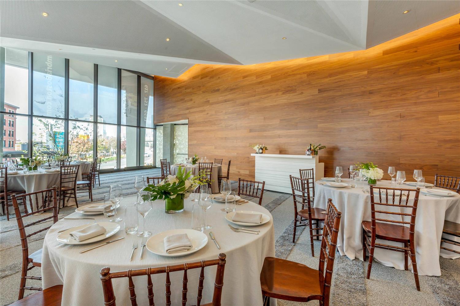 Фото Cambria Hotel Boston, Downtown - South Boston