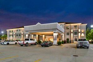 Гостиница Best Western Plus Chalmette Hotel