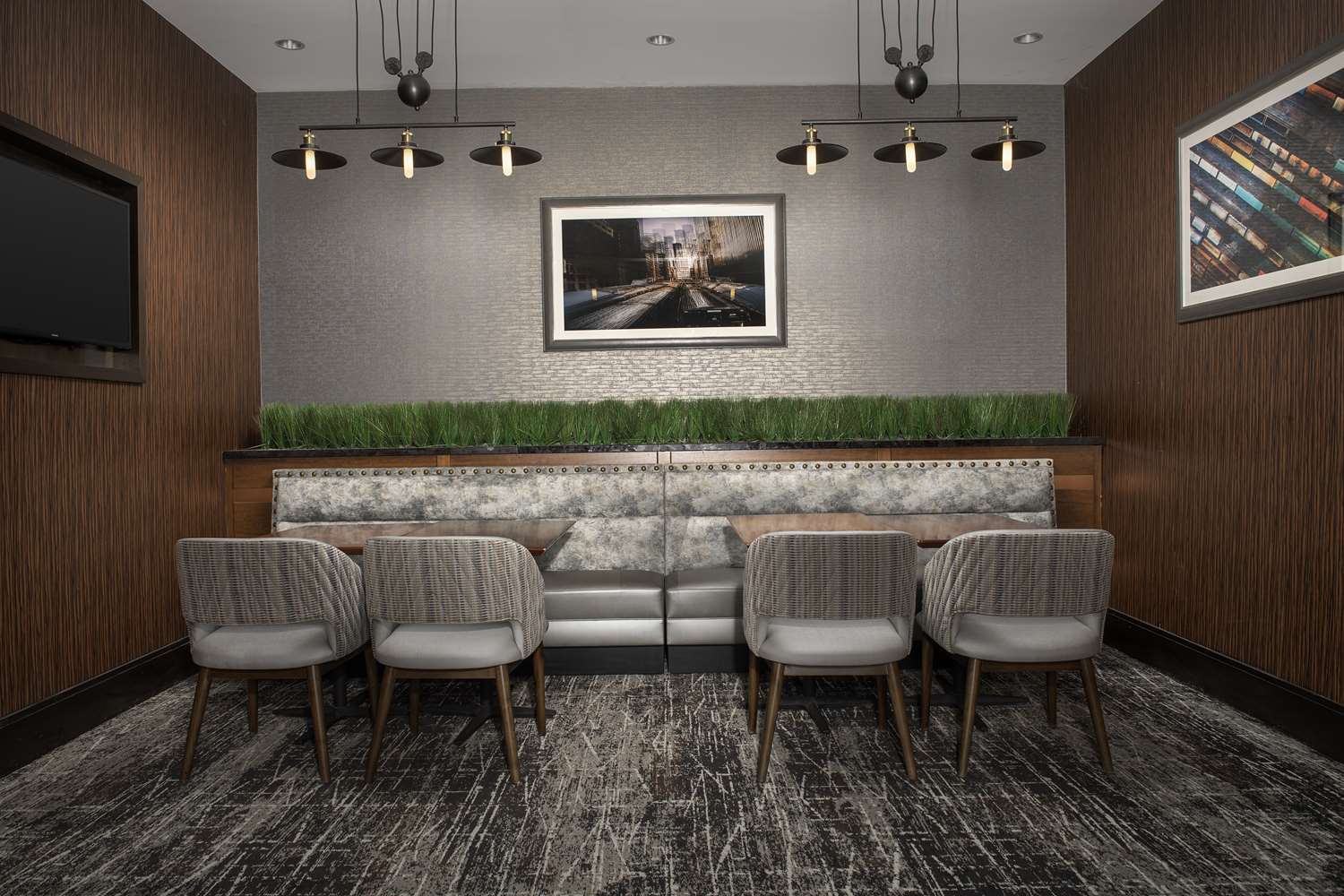 Фото Embassy Suites Springfield