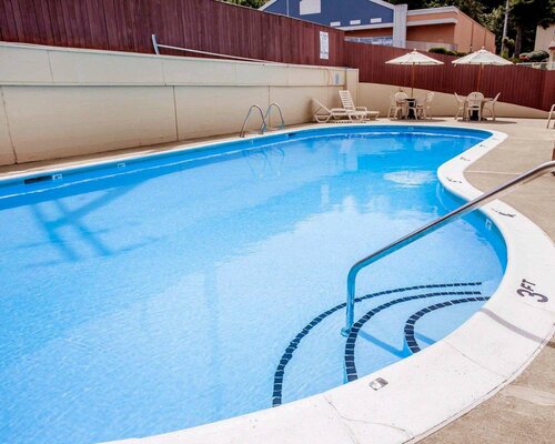 Гостиница Quality Inn & Suites Bremerton near Naval Shipyard в Бремертоне
