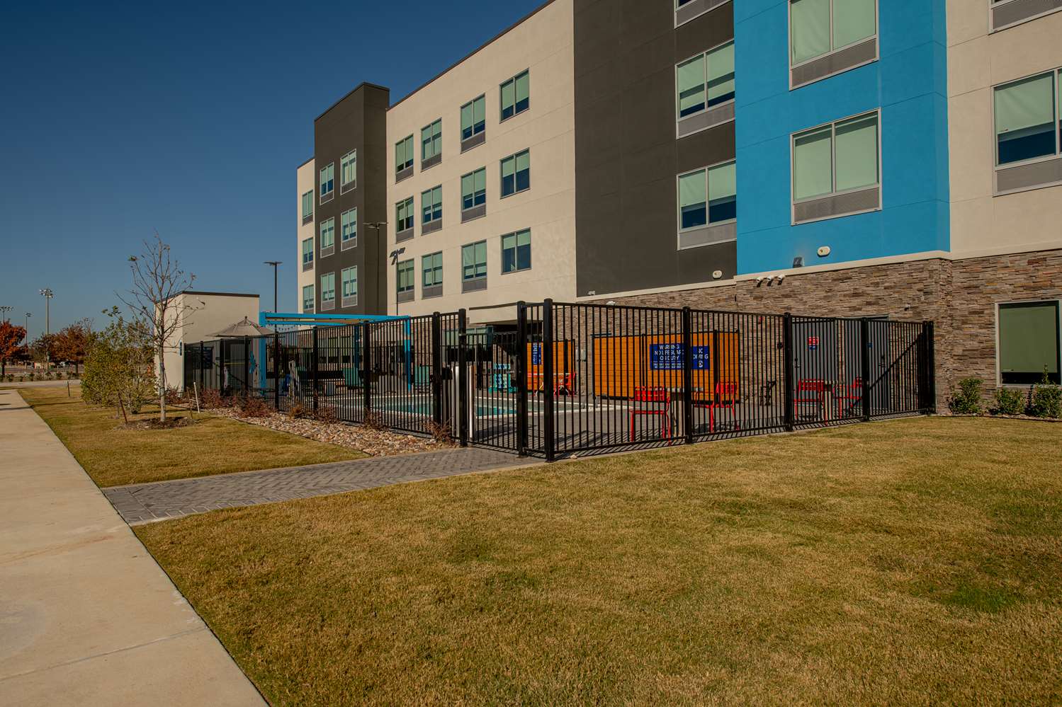 Фото Tru by Hilton The Colony Dallas