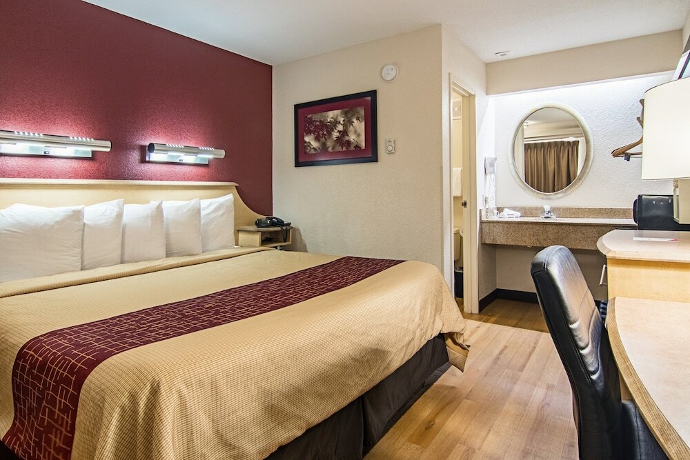 Фото Red Roof Inn Detroit - Southfield