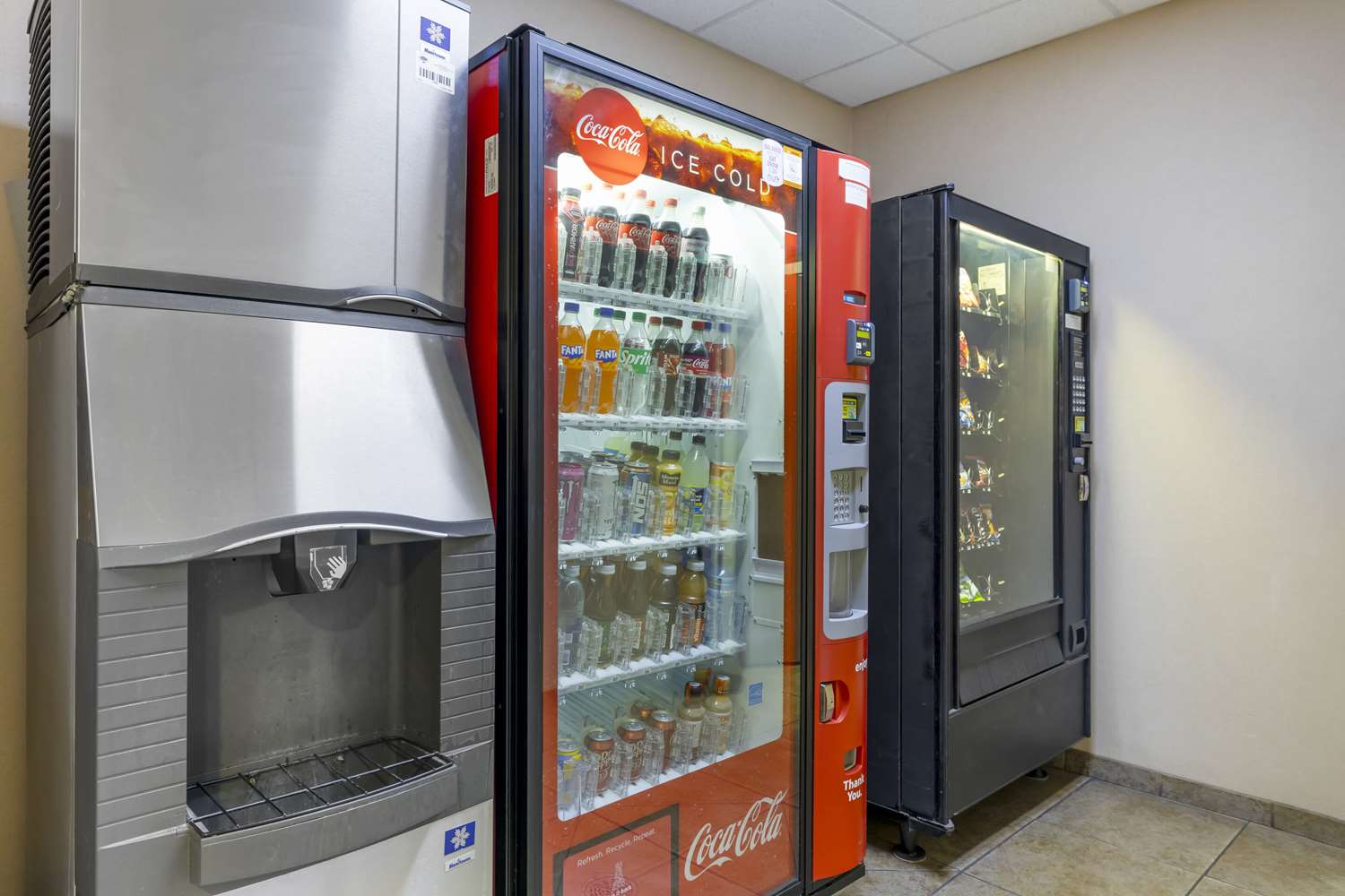 Фото Sleep Inn & Suites