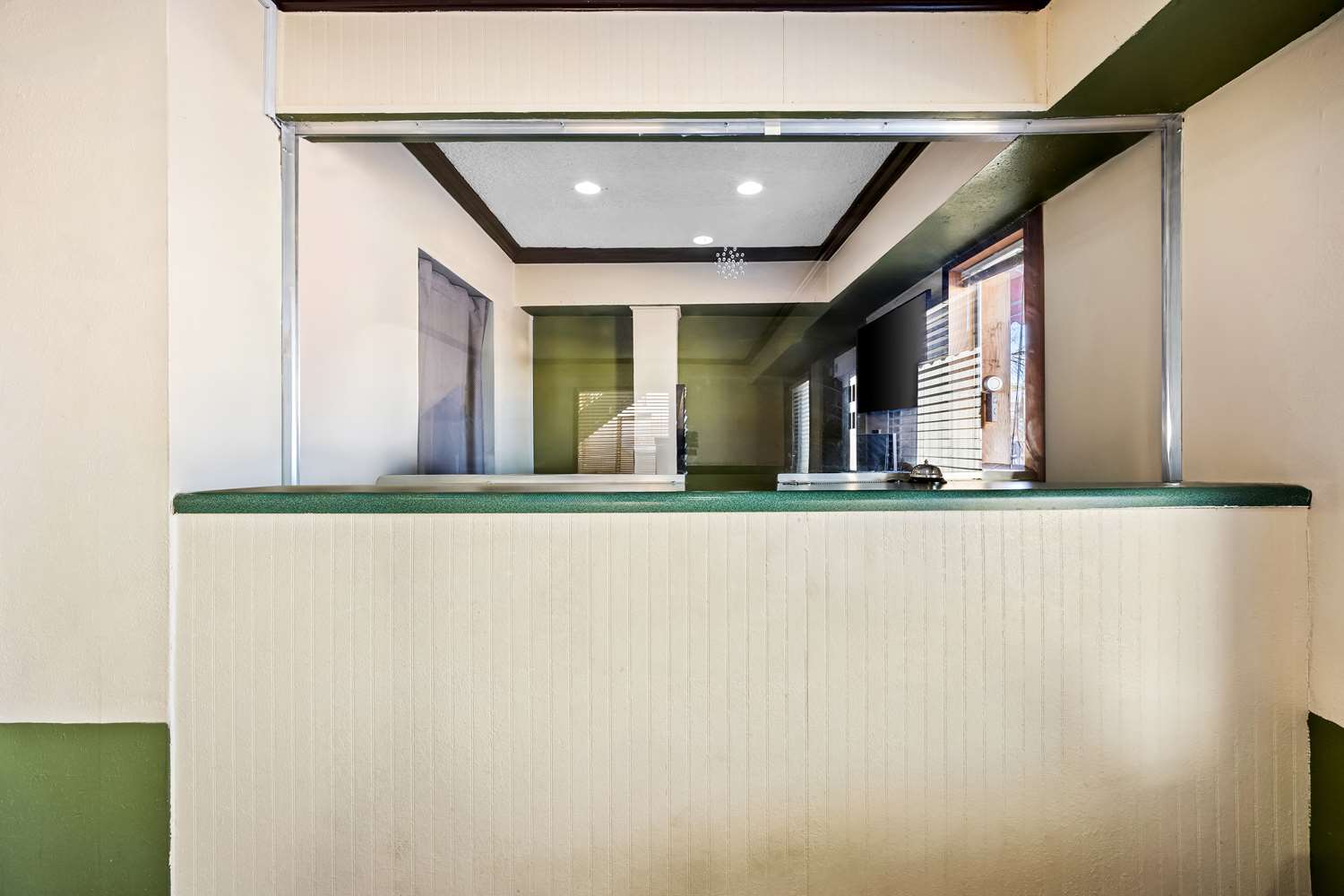 Фото Americas Best Value Inn Ft. Jackson