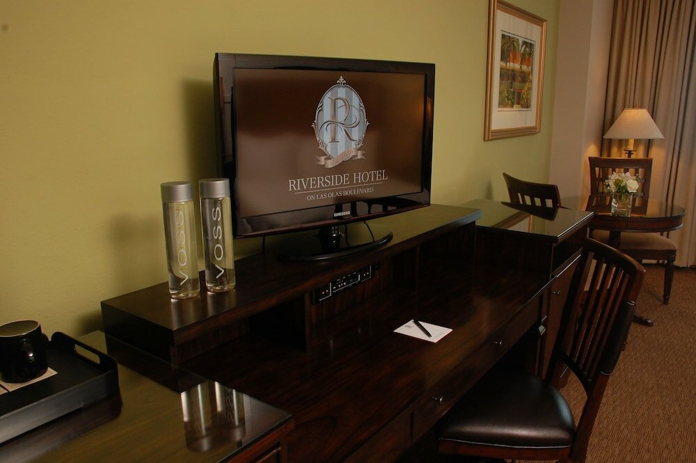 Фото Riverside Hotel