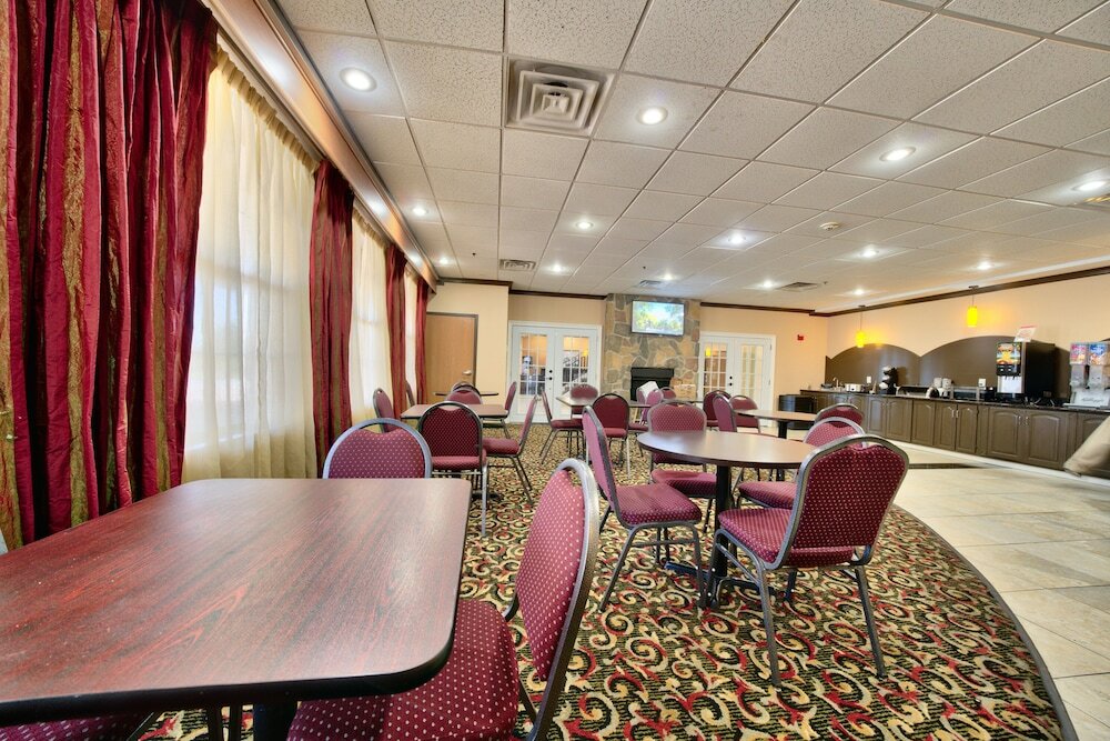 Фото Comfort Inn & Suites
