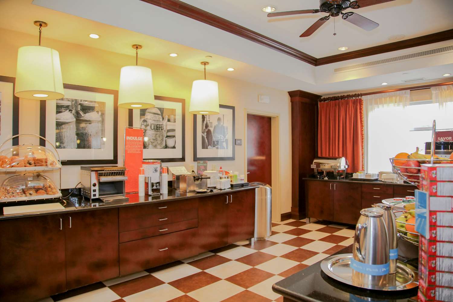 Фото Hampton Inn Matamoras - Milford