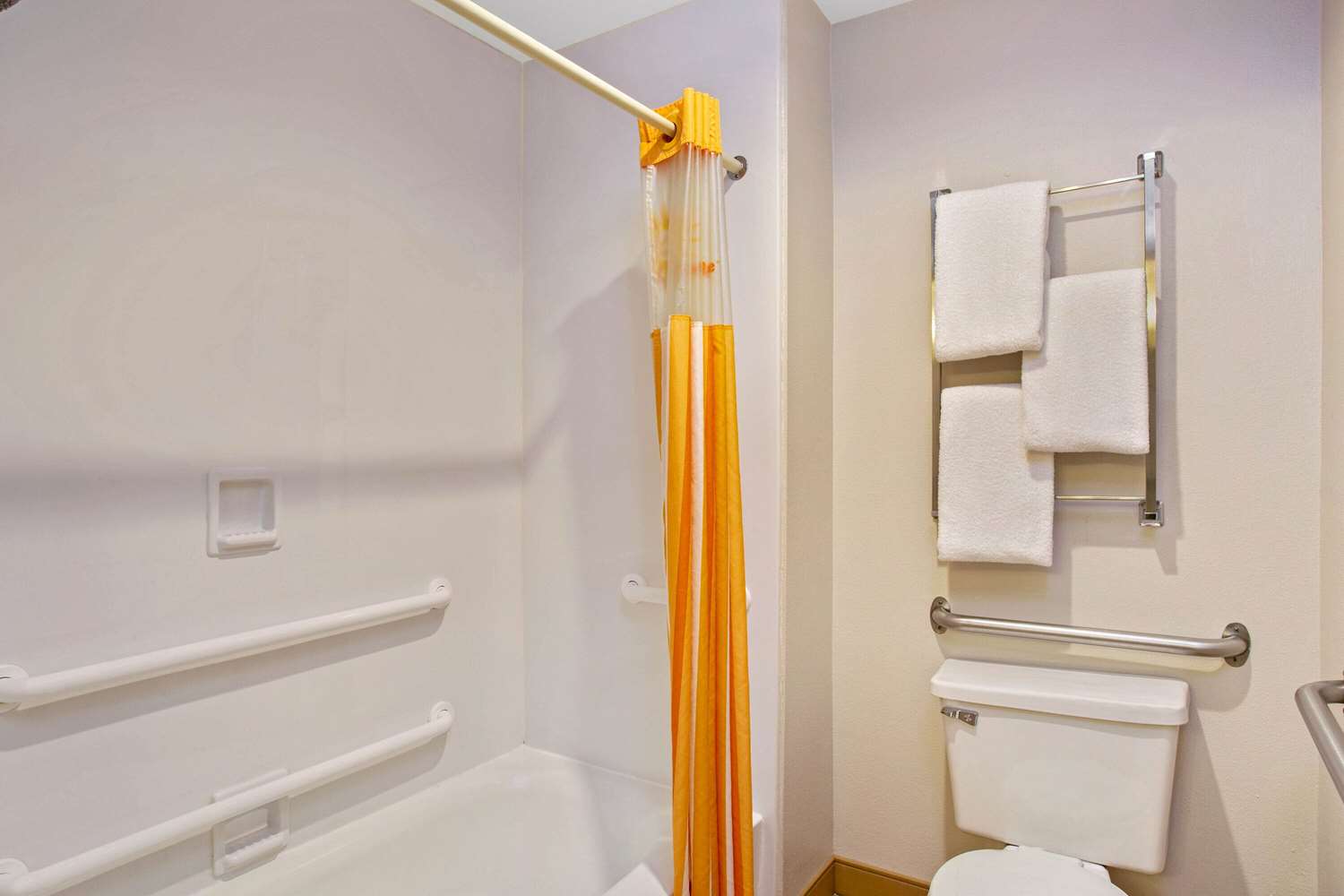 Фото La Quinta Inn by Wyndham Auburn Worcester