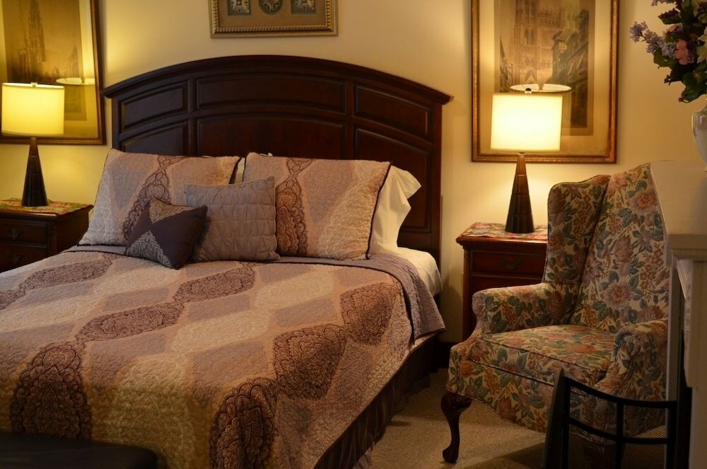 Фото Bavarian Manor Country Inn