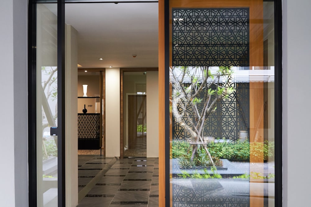 Фото Almas Hotel Bangkok