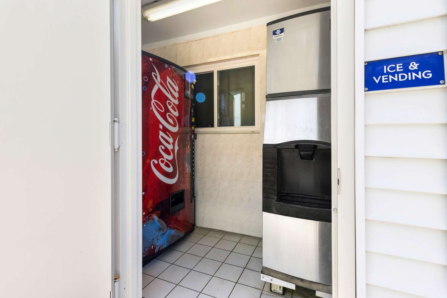 Фото Americas Best Value Inn Avenel Woodbridge