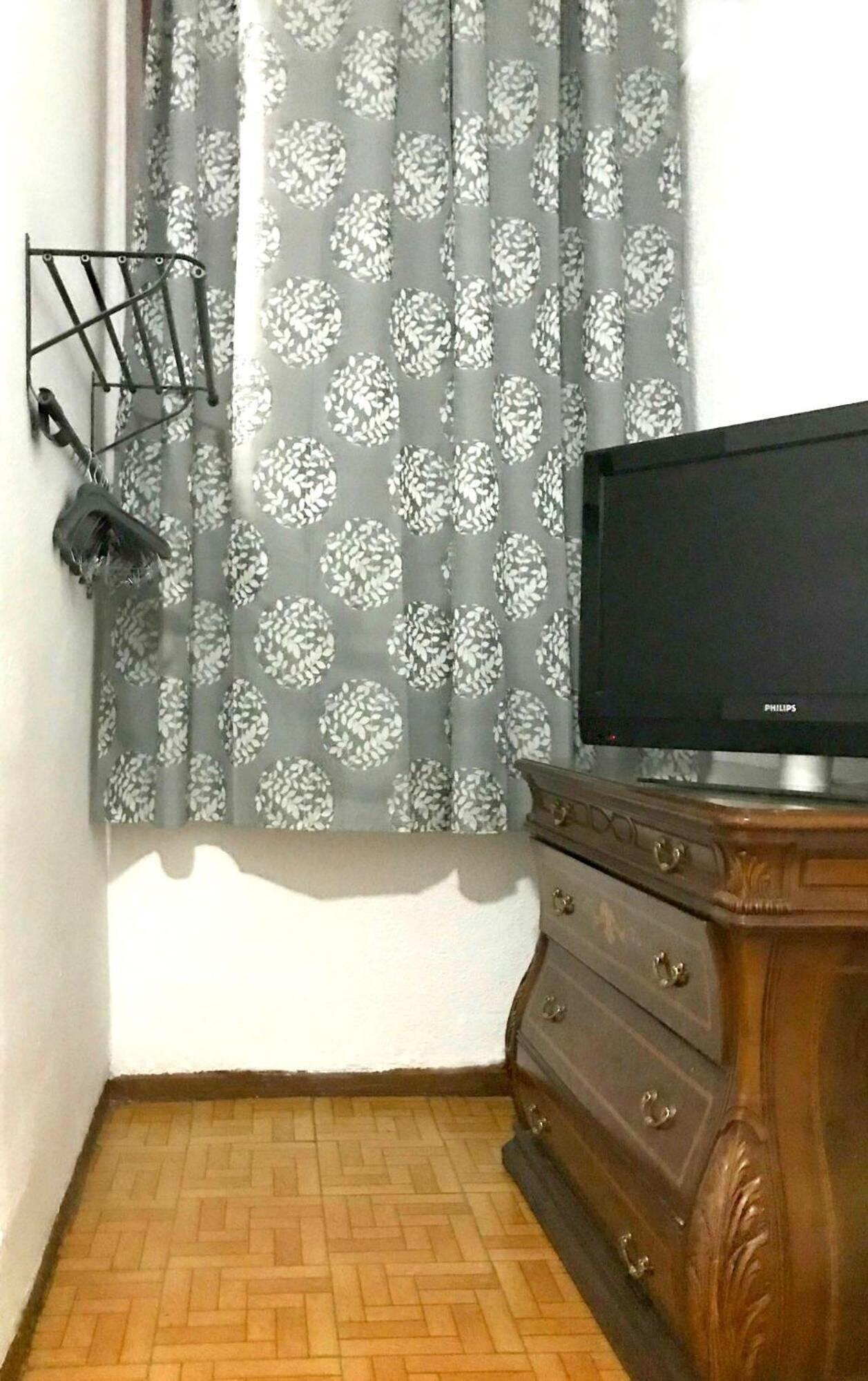 Фото Hostal Los Arcos