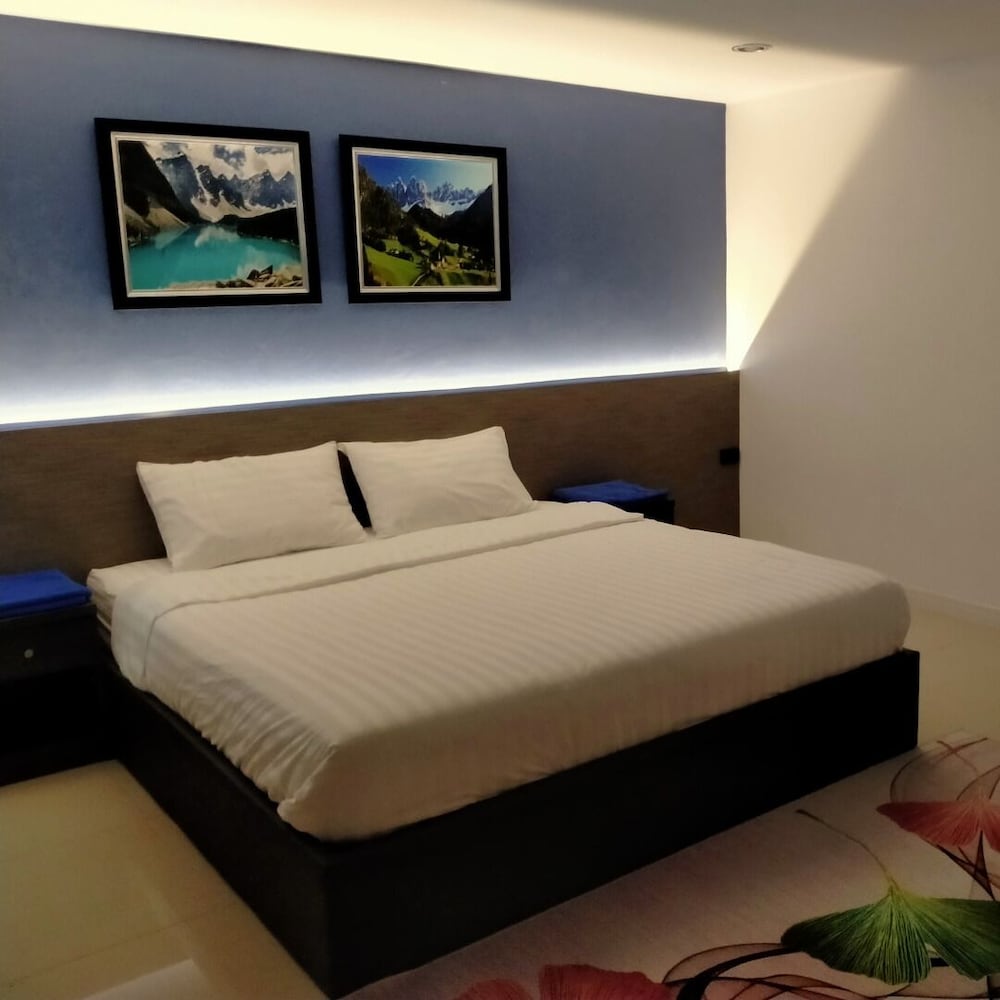 Фото Poonsuk Place Hotel