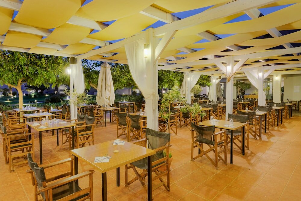 Фото Aeolian Village Beach Resort