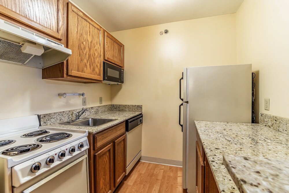 Фото HomeTowne Studios & Suites by Red Roof Columbia