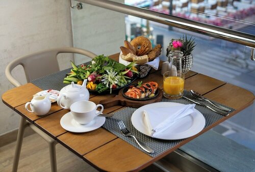 Гостиница West Walk Retaj Hotel о Эр-Райяне