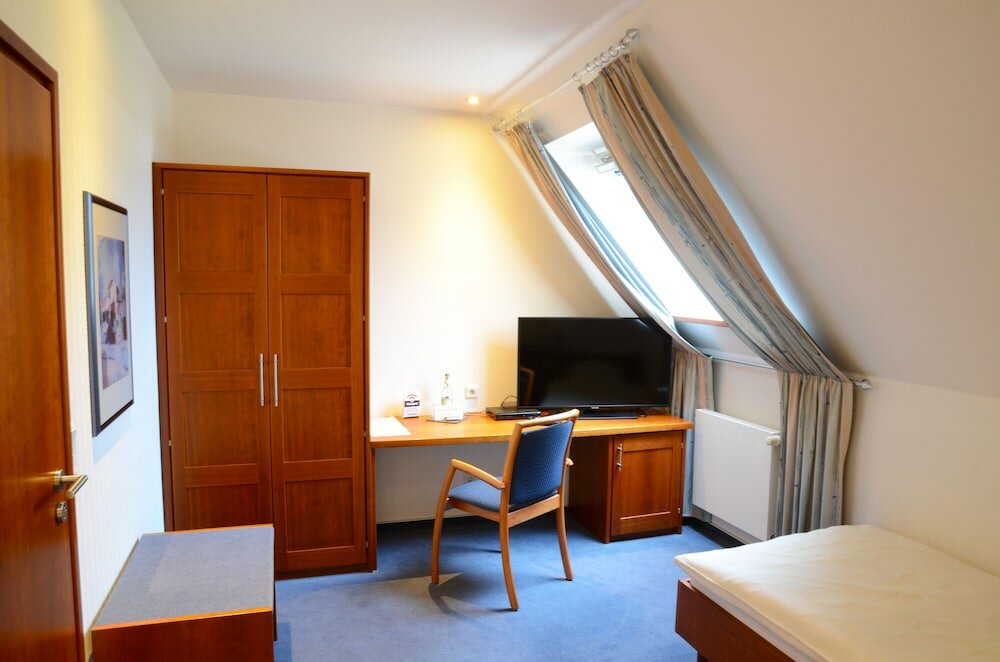 Фото Hotel Rheinischer Hof