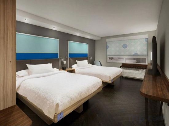 Фото Tru by Hilton Gilbert