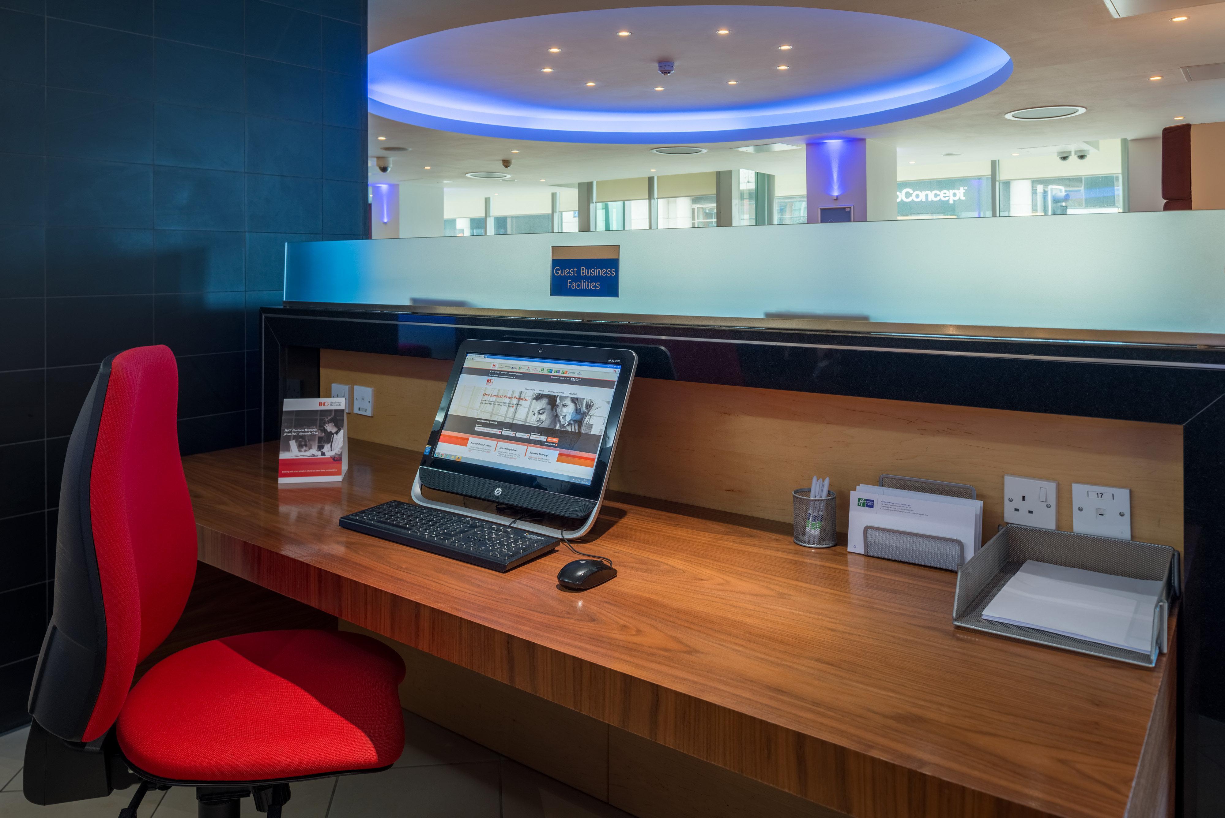 Фото Holiday Inn Express London - Swiss Cottage, an Ihg Hotel