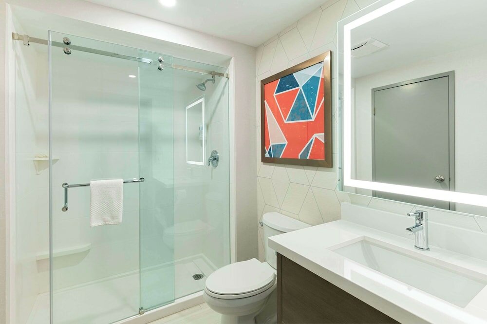 Фото Quality Suites London