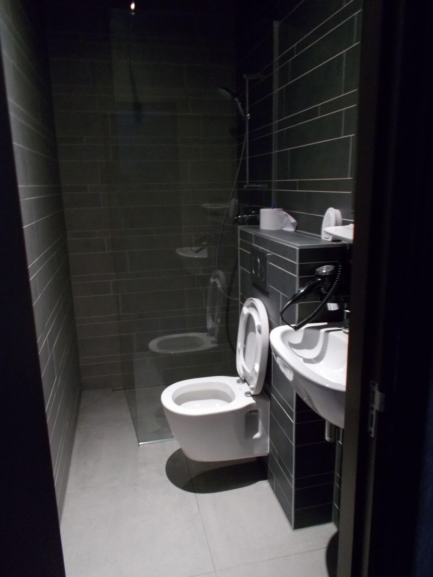 Фото Urban City Centre Hostel