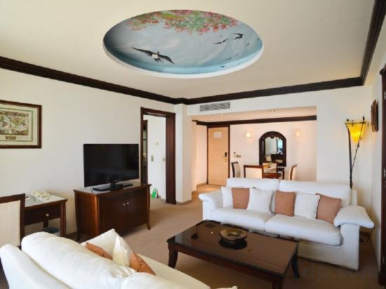 Фото Golden Bay Beach Hotel