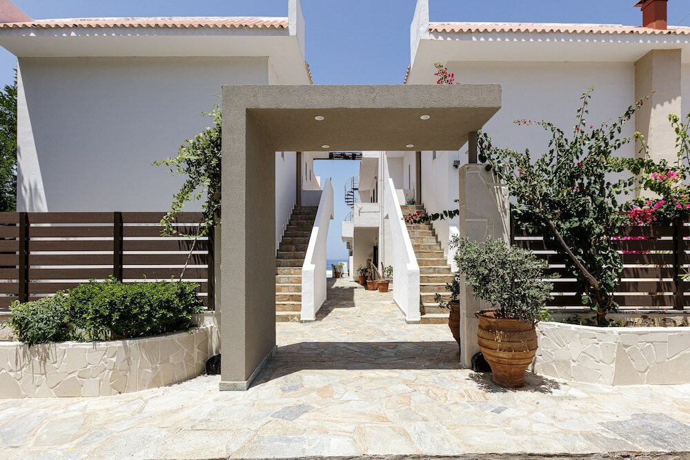 Фото Kasteli Studios & Apartments