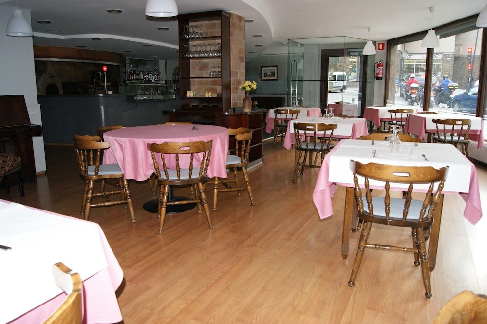 Фото Hotel Font del Marge