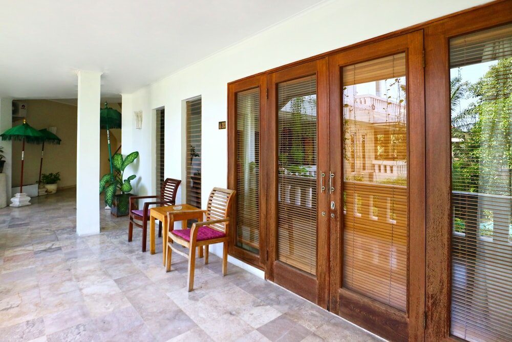 Фото Bali Mystique Hotel and Apartments