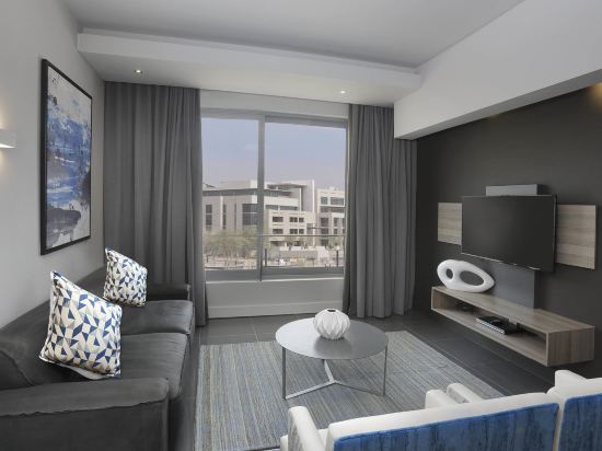 Фото The Capital Menlyn Maine