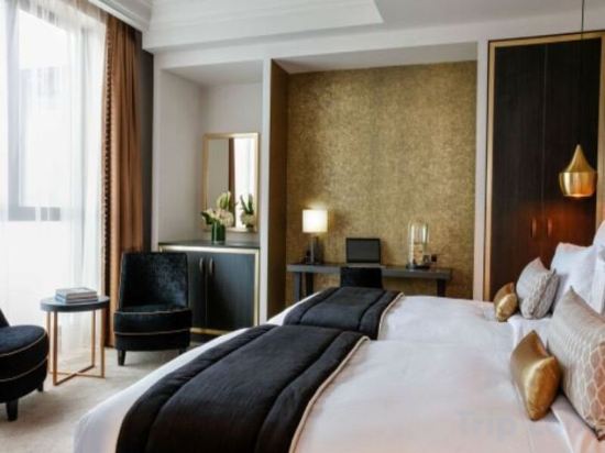 Фото Niepce Paris Hotel, Curio Collection by Hilton