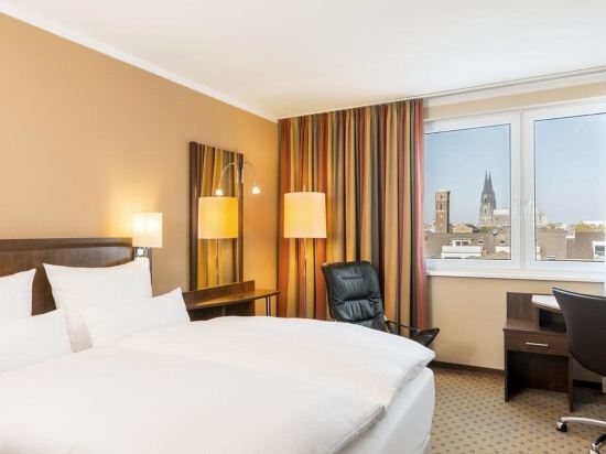 Фото Nh Köln Altstadt