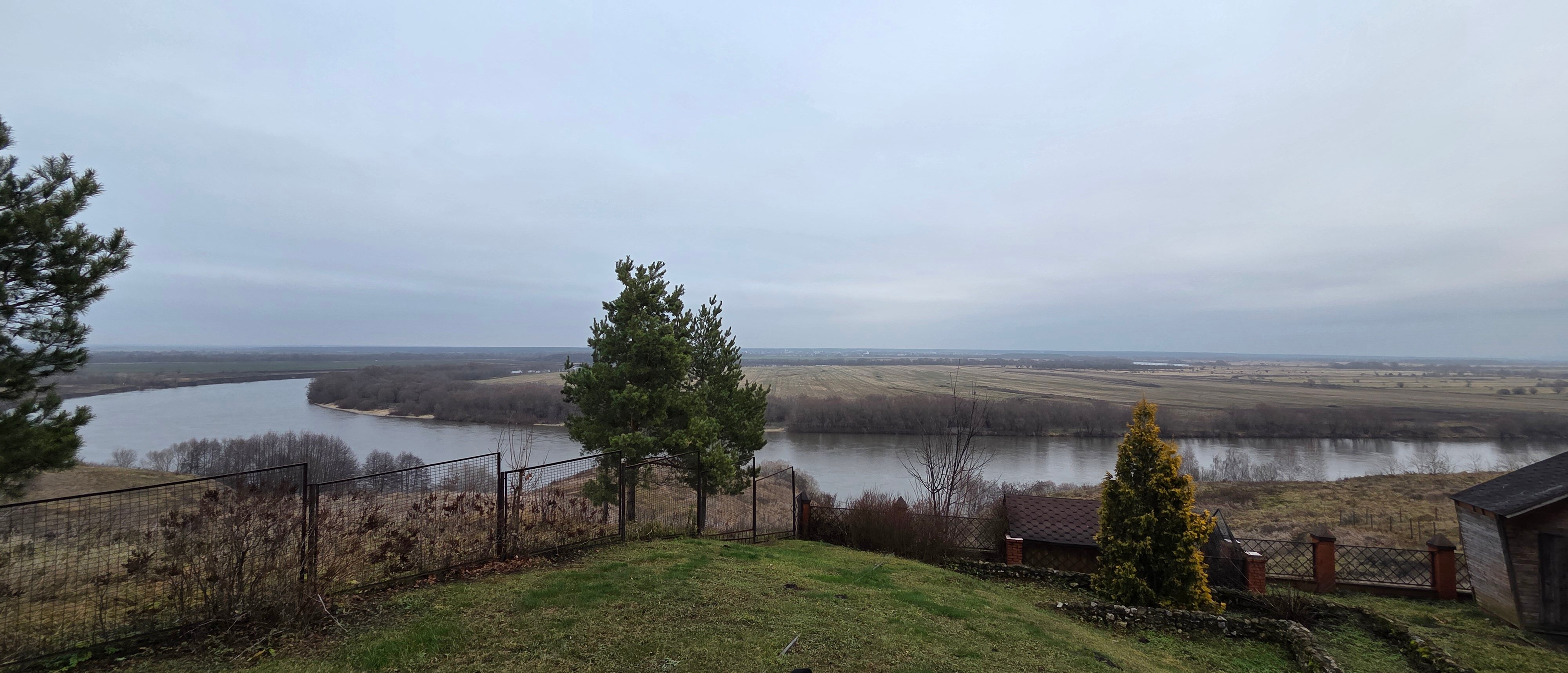 Фото River House