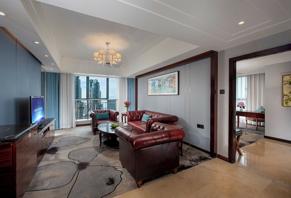 Фото Fuqinglong Huatian Holiday Hotel