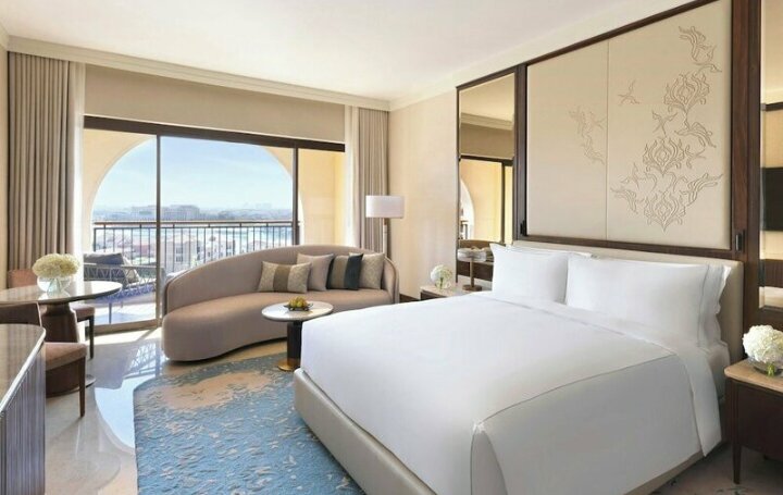 Фото The Ritz Carlton Abu Dhabi Grand Canal