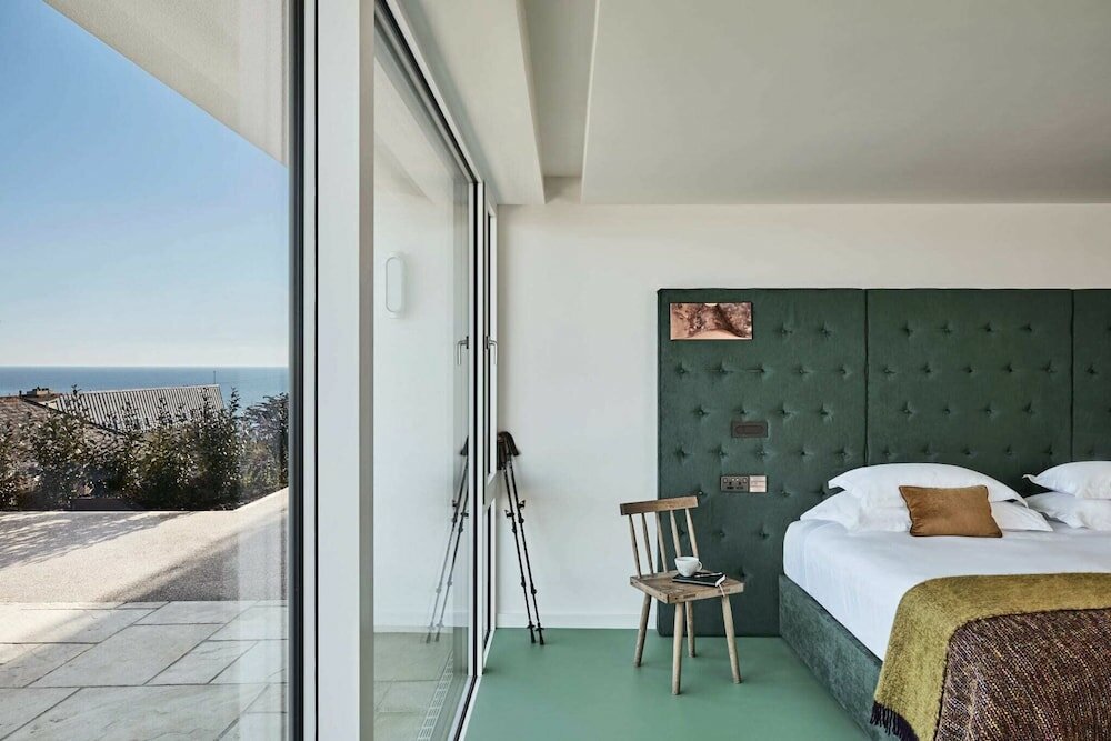 Фото Cliff House Hotel