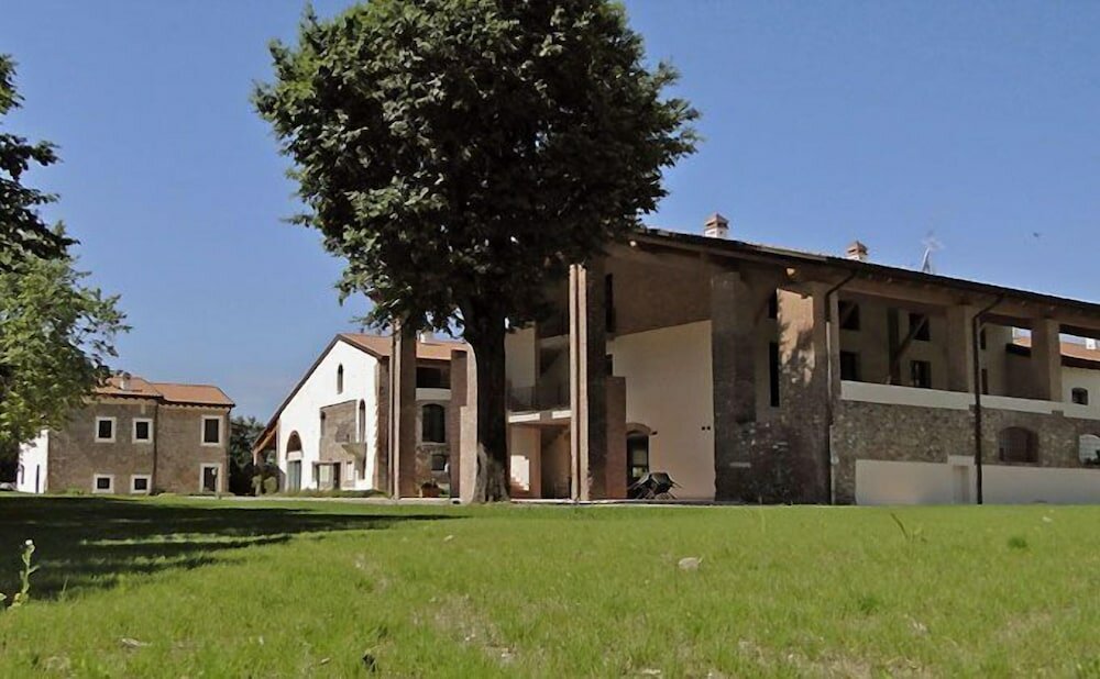 Фото Corte della Rocca Bassa