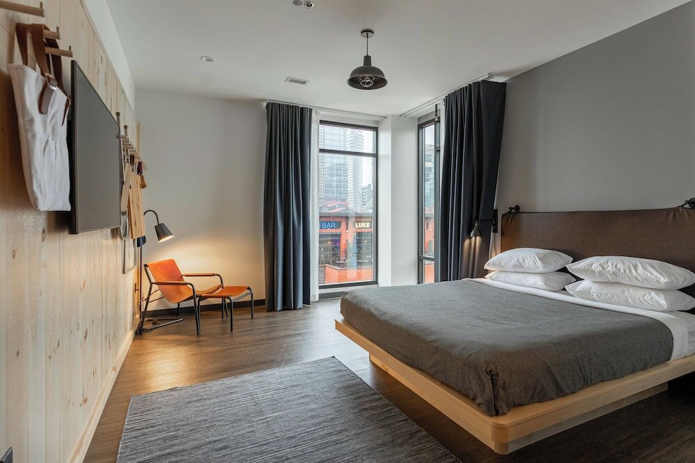 Фото Moxy Nashville Downtown