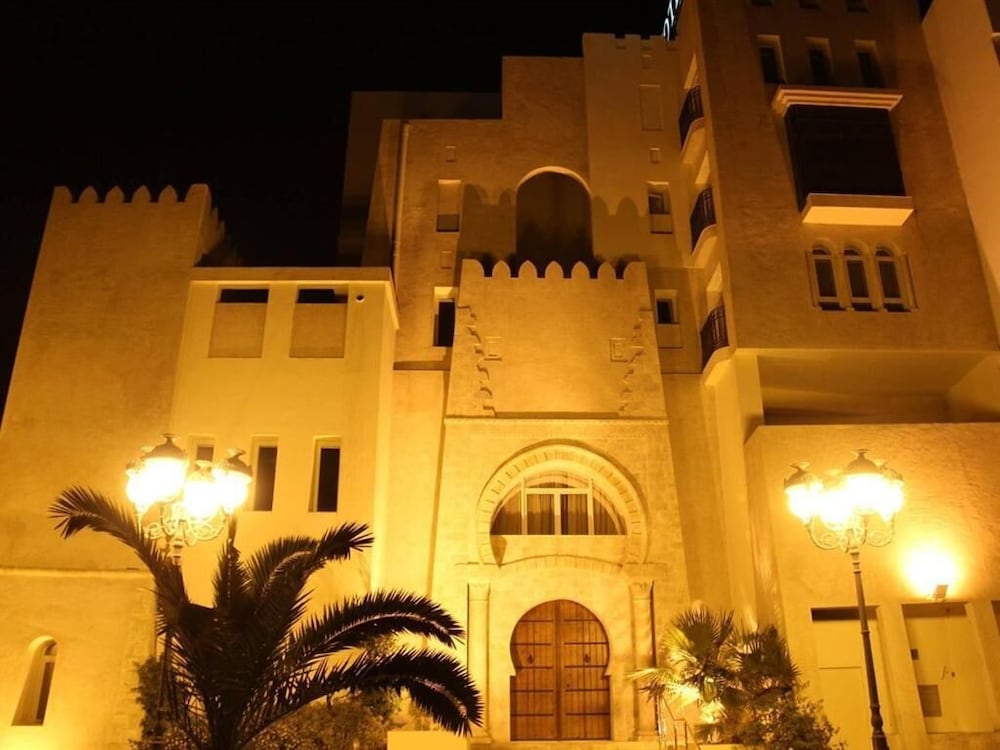 Фото Hotel Borj Dhiafa