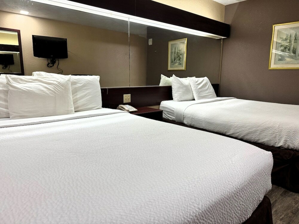 Фото Microtel Inn & Suites by Wyndham Meridian