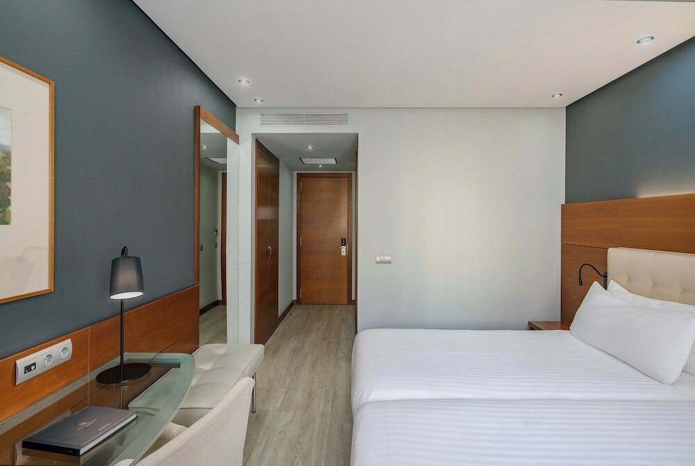 Фото Hotel Silken Coliseum