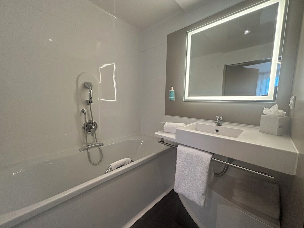 Фото Novotel Suites Rouen Normandie