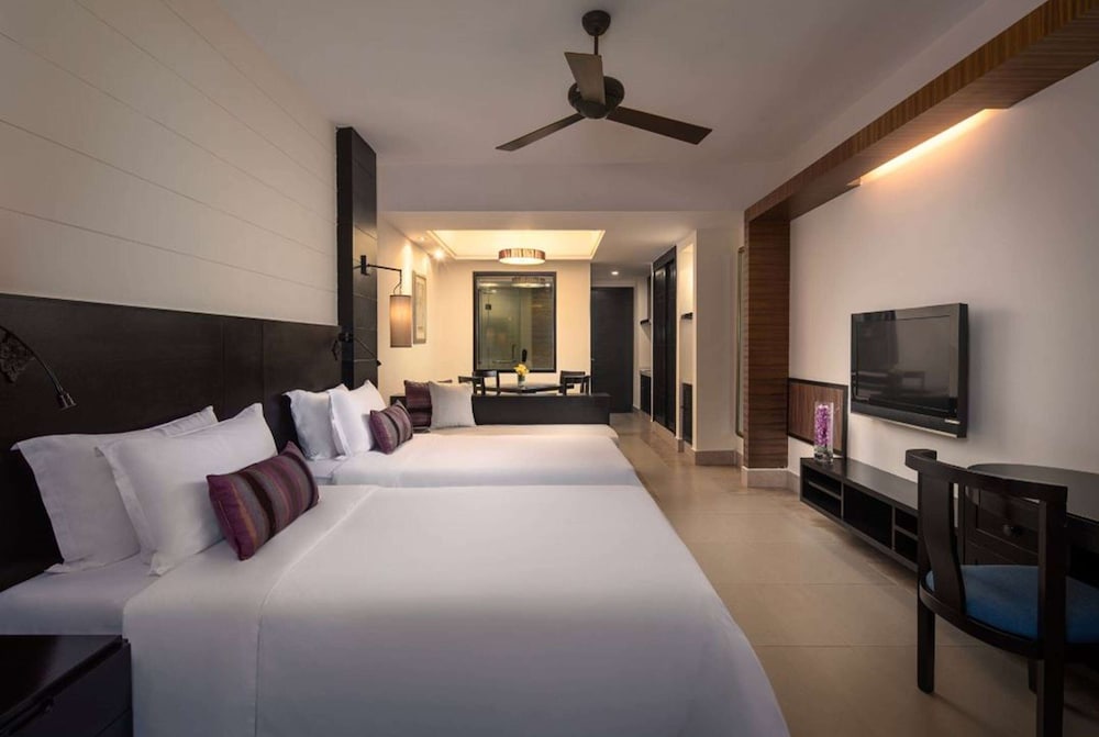 Фото Ramada Plaza by Wyndham Sanya Bay