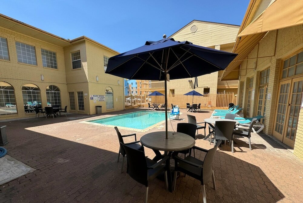 Фото Days Inn by Wyndham Georgetown