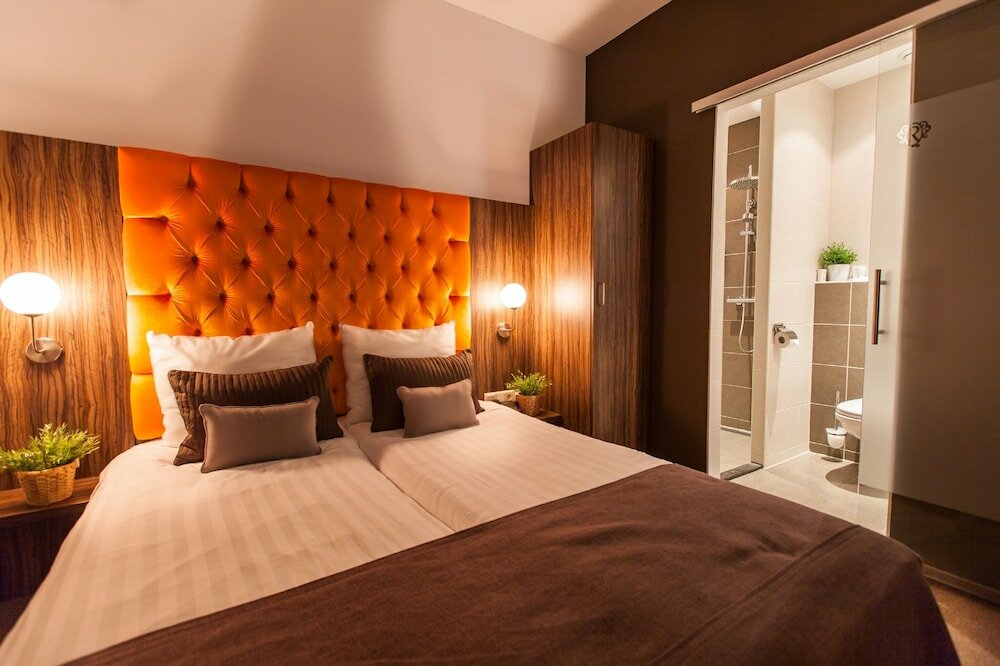 Фото Hotel La Reine