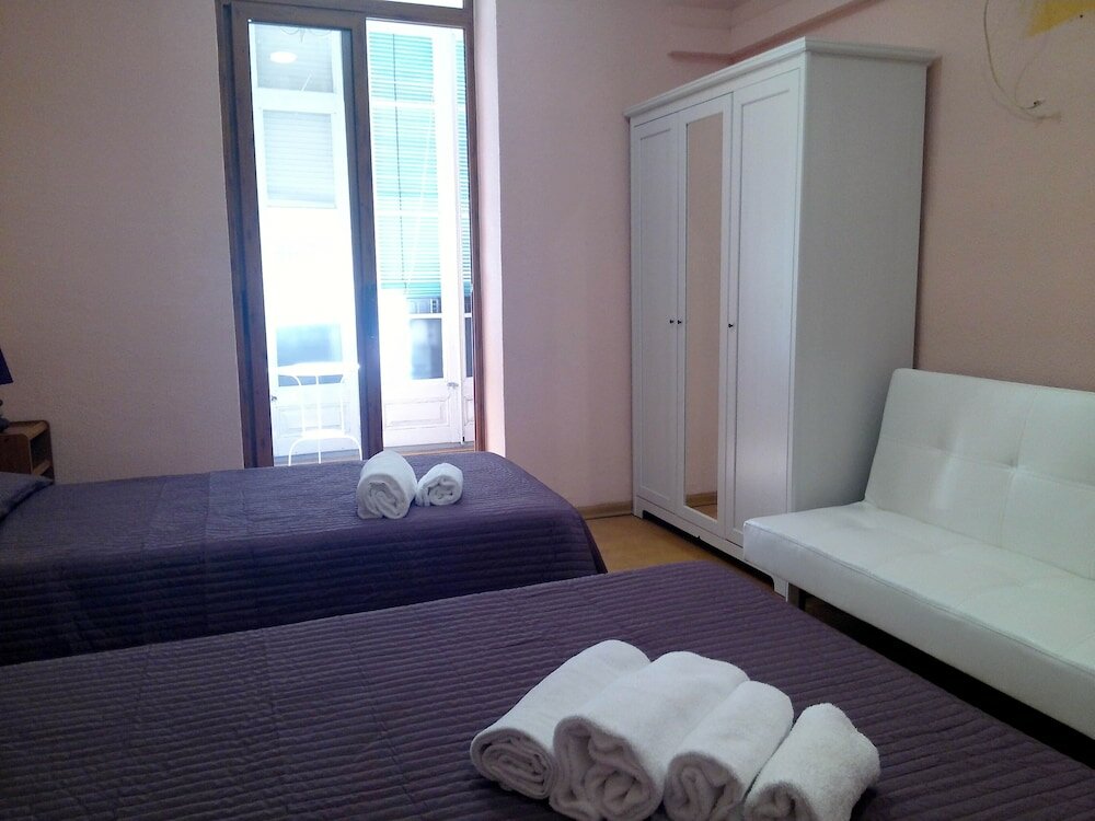 Фото Hostal Balmes Centro