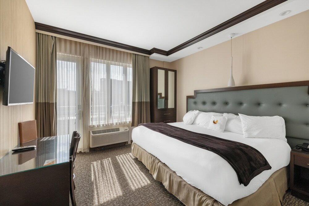 Фото Aura Hotel Brooklyn