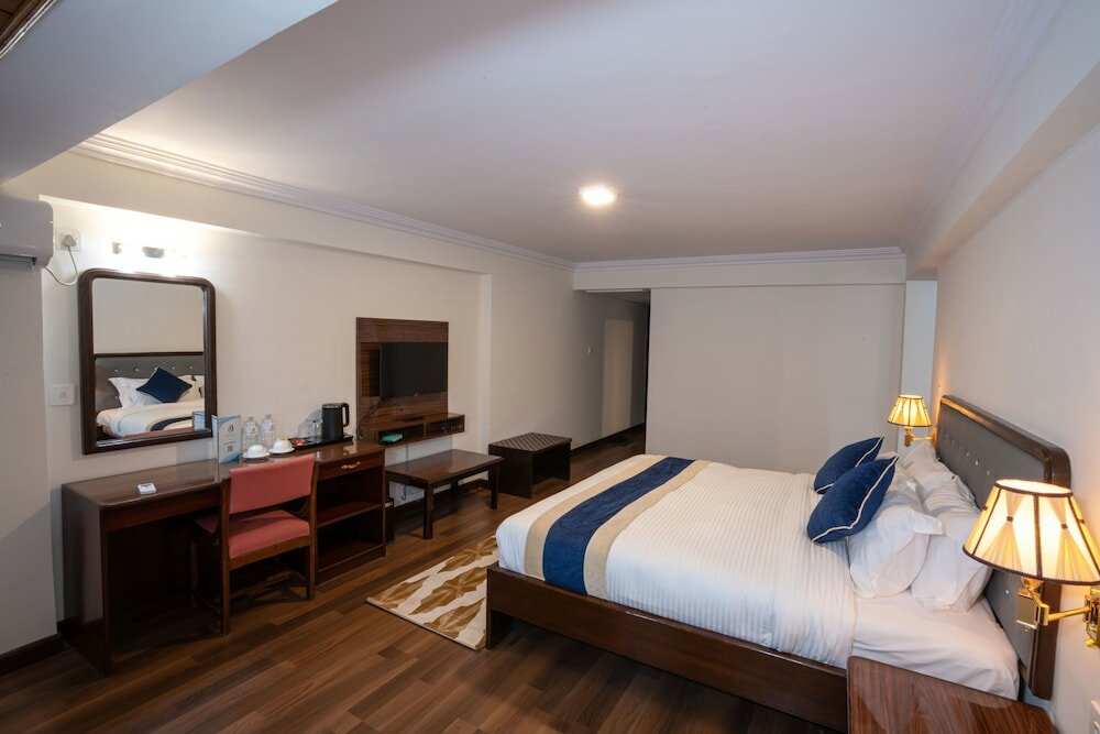 Фото Kathmandu Business Hotel