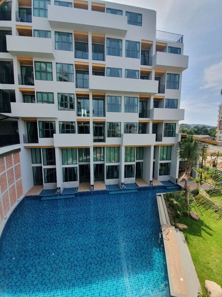 Фото Atom Phuket Hotel
